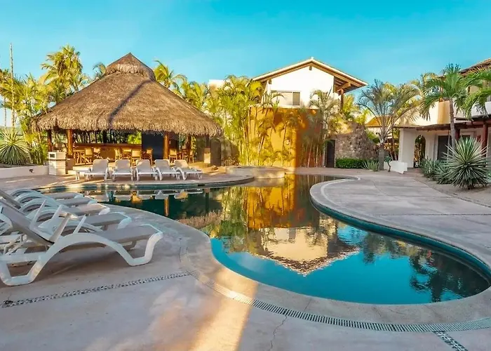Villa Beautiful House With A Pool, Golf Course, And