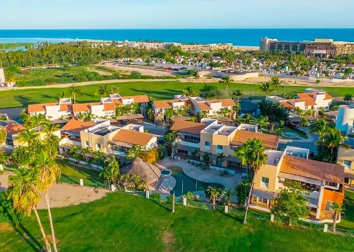 Beautiful House With A Pool, Golf Course, And *
