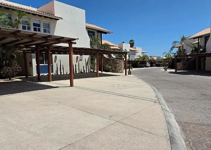 Beautiful House With A Pool, Golf Course, And San José del Cabo