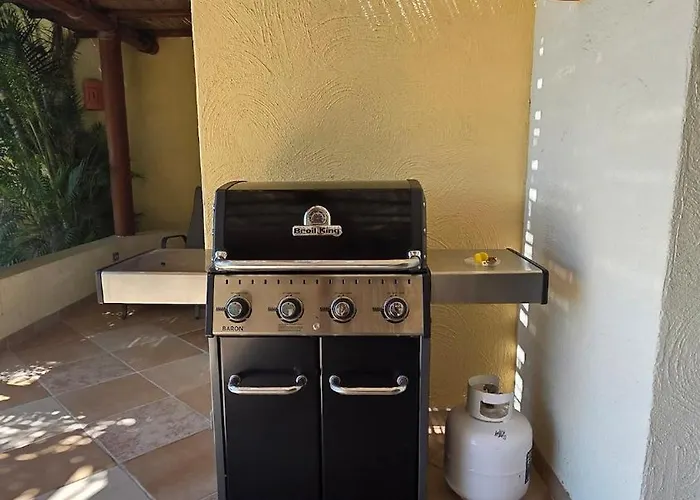 Villa Beautiful House With A Pool, Golf Course, And